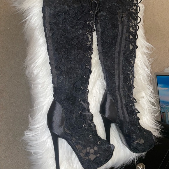 Boots - Picture 2 of 3